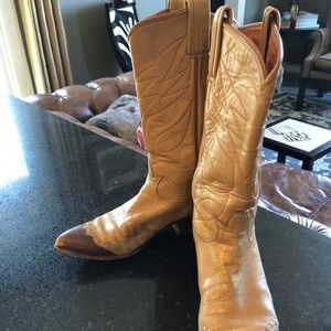 Women’s vintage Tony Lama cowboy boots